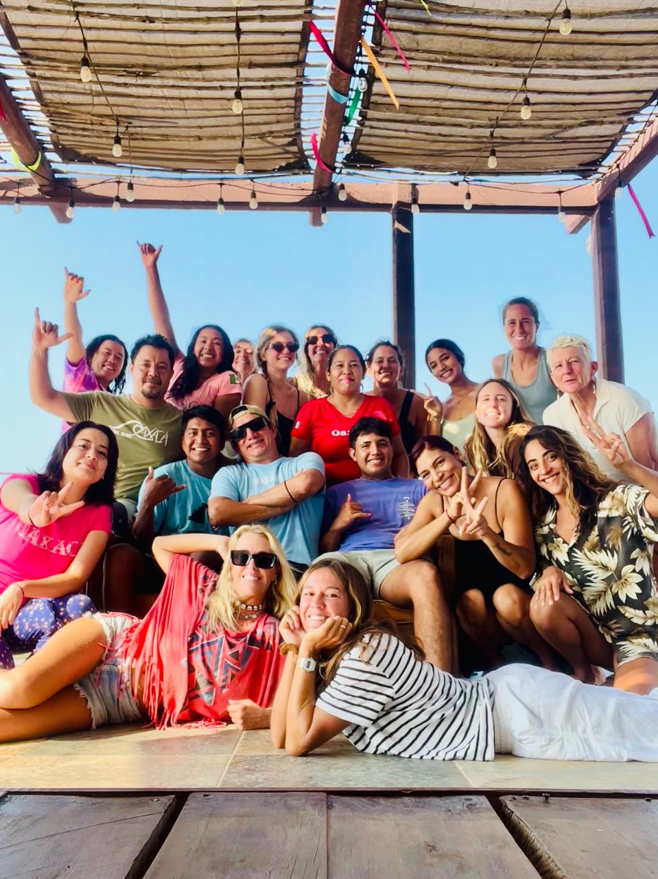 girls know how to surf in salina cruz
